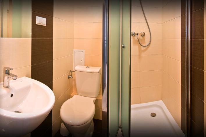 Avion Hotel Świdnik المظهر الخارجي الصورة